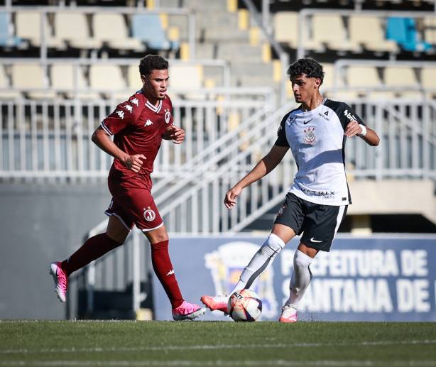 Corinthians sofre virada relâmpago e perde para o Juventus no Paulista Sub-20