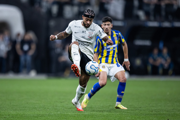 Técnico do Corinthians se derrete por Memphis em retorno aos gramados