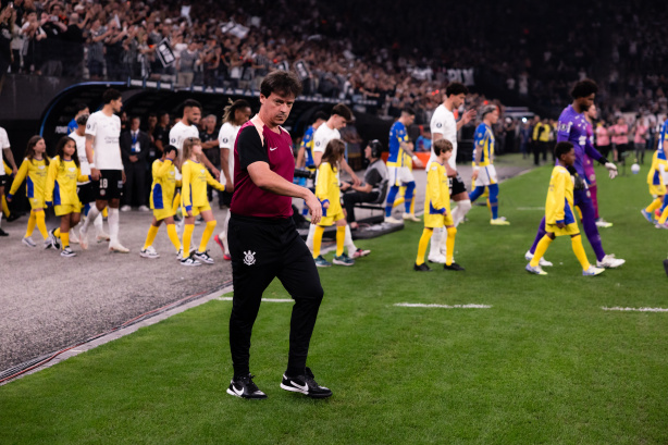Técnico do Corinthians espera contar com o retorno de dupla titular nas quartas da Libertadores em notícia do Corinthians