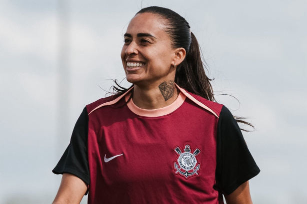 A meio-campista Andressa Alves durante treino do Corinthians Feminino. A meio-campista Andressa Alves durante treino do Corinthians Feminino.