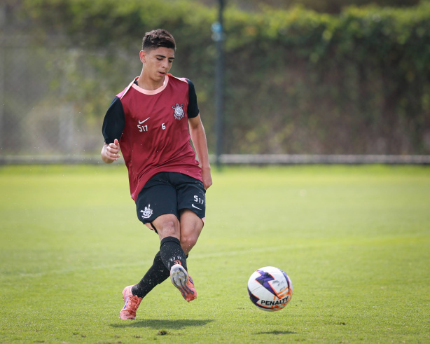 Elenco do Corinthians Sub-17 em treinamento realizado no CT. Elenco do Corinthians Sub-17 em treinamento realizado no CT.