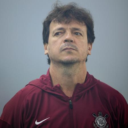 Fernando Diniz orientando jogadores do Corinthians na Neo Química Arena Fernando Diniz orientando jogadores do Corinthians na Neo Química Arena