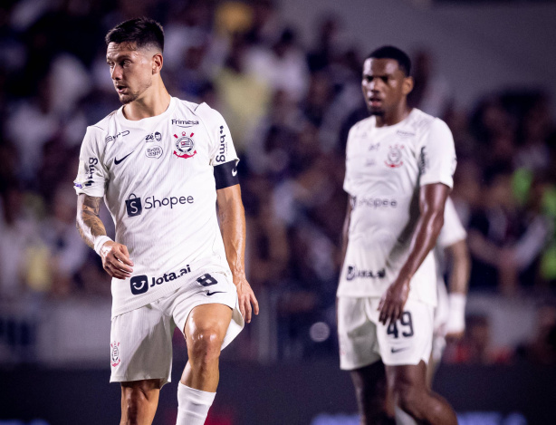 Jogadores do Corinthians em campo durante partida do Campeonato Brasileiro Jogadores do Corinthians em campo durante partida do Campeonato Brasileiro