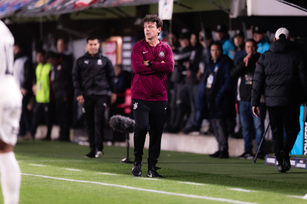Jogadores do Corinthians em campo durante partida da Libertadores. Jogadores do Corinthians em campo durante partida da Libertadores.