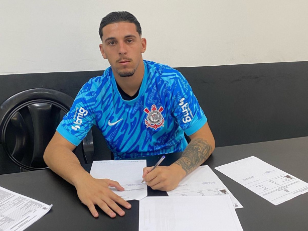 Goleiro Luis Paulo em atividade nas categorias de base do Corinthians.