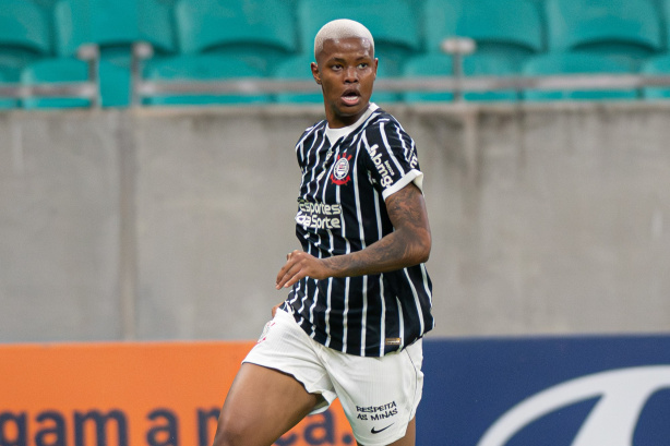 Jogadoras do Corinthians Feminino em treinamento no CT.
