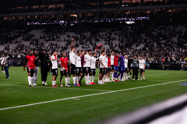 Torcida do Corinthians na Neo Química Arena em dia de jogo Torcida do Corinthians na Neo Química Arena em dia de jogo