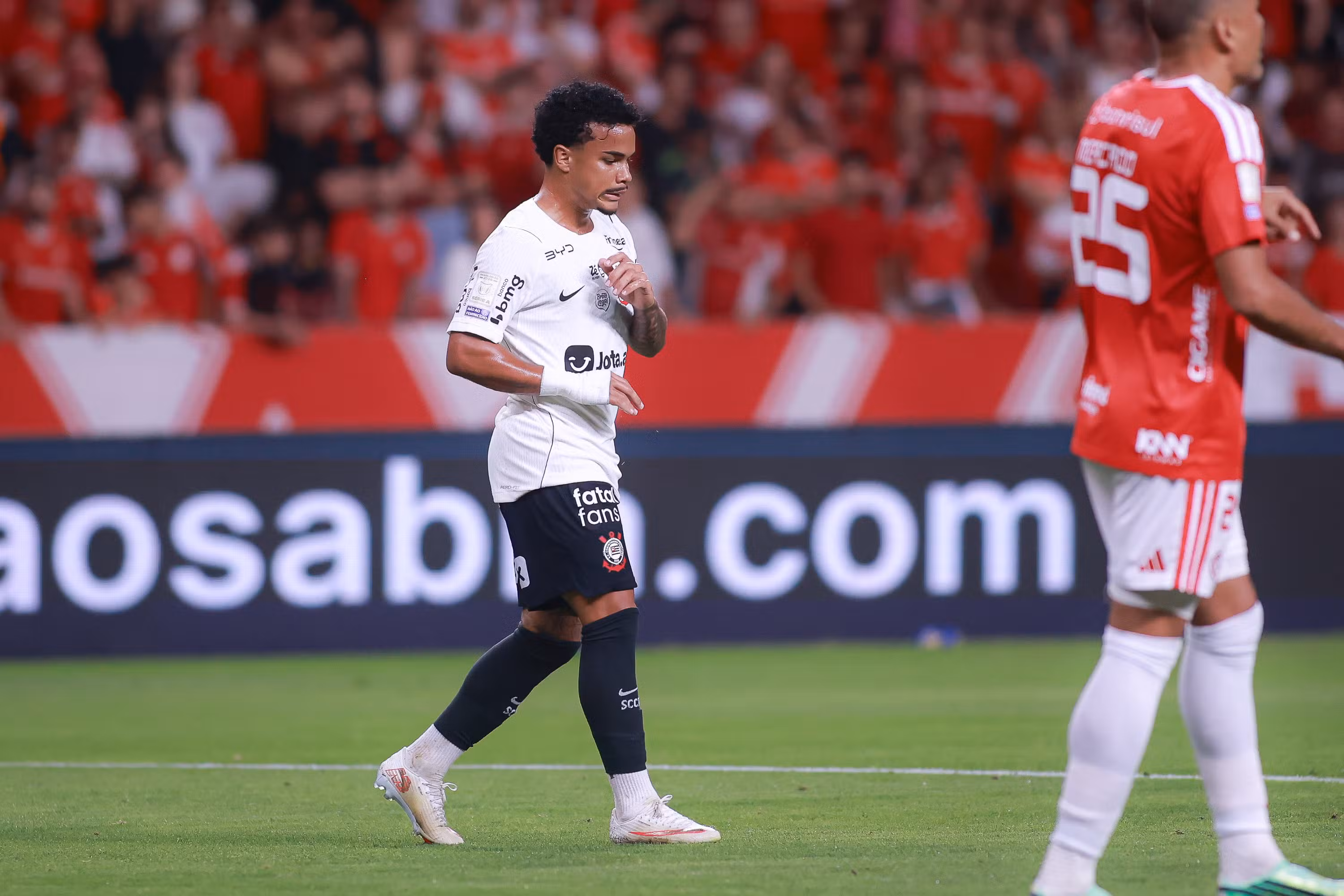Jogadores do Corinthians em partida disputada