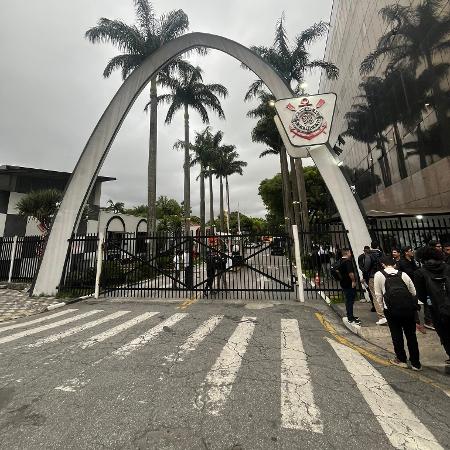 Fachada principal do Parque São Jorge, sede social do Sport Club Corinthians Paulista.