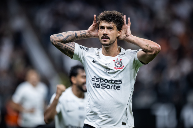 Gustavo Henrique comemora gol marcado pelo Corinthians em 2026