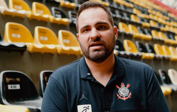 Gustavo Freitas, o Montanha, gerente de basquete do Corinthians.