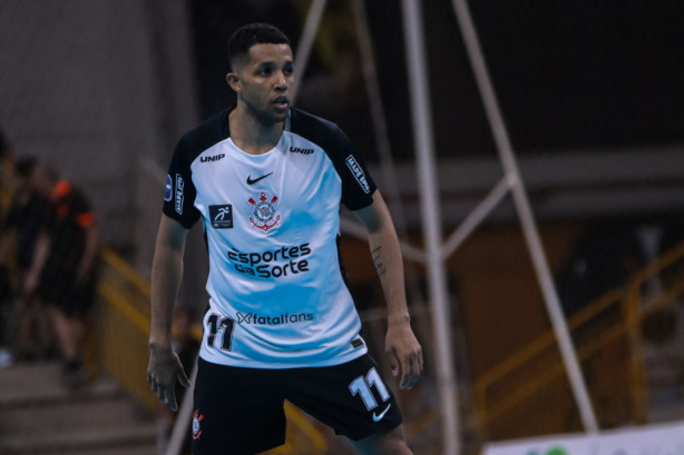 Jogadores do Corinthians Futsal comemoram gol em partida oficial Jogadores do Corinthians Futsal comemoram gol em partida oficial