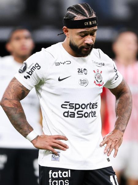 Memphis Depay durante partida do Corinthians na Neo Química Arena. Memphis Depay durante partida do Corinthians na Neo Química Arena.