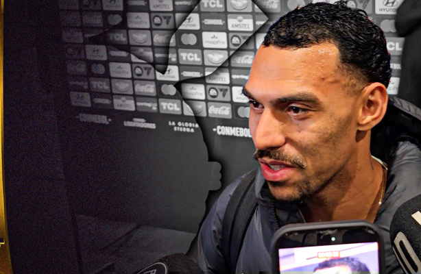 Matheuzinho concedendo entrevista em zona mista após partida do Corinthians. Matheuzinho concedendo entrevista em zona mista após partida do Corinthians.