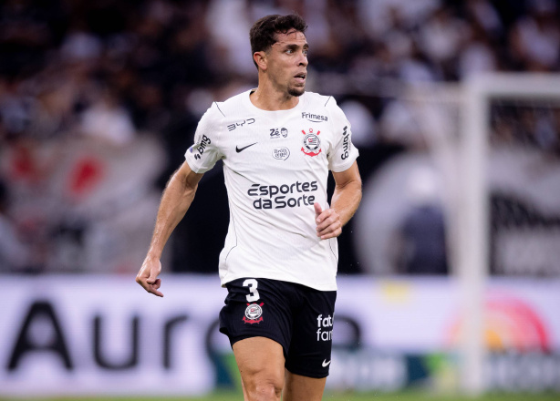 Zagueiro Gabriel Paulista em campo pelo Corinthians Zagueiro Gabriel Paulista em campo pelo Corinthians