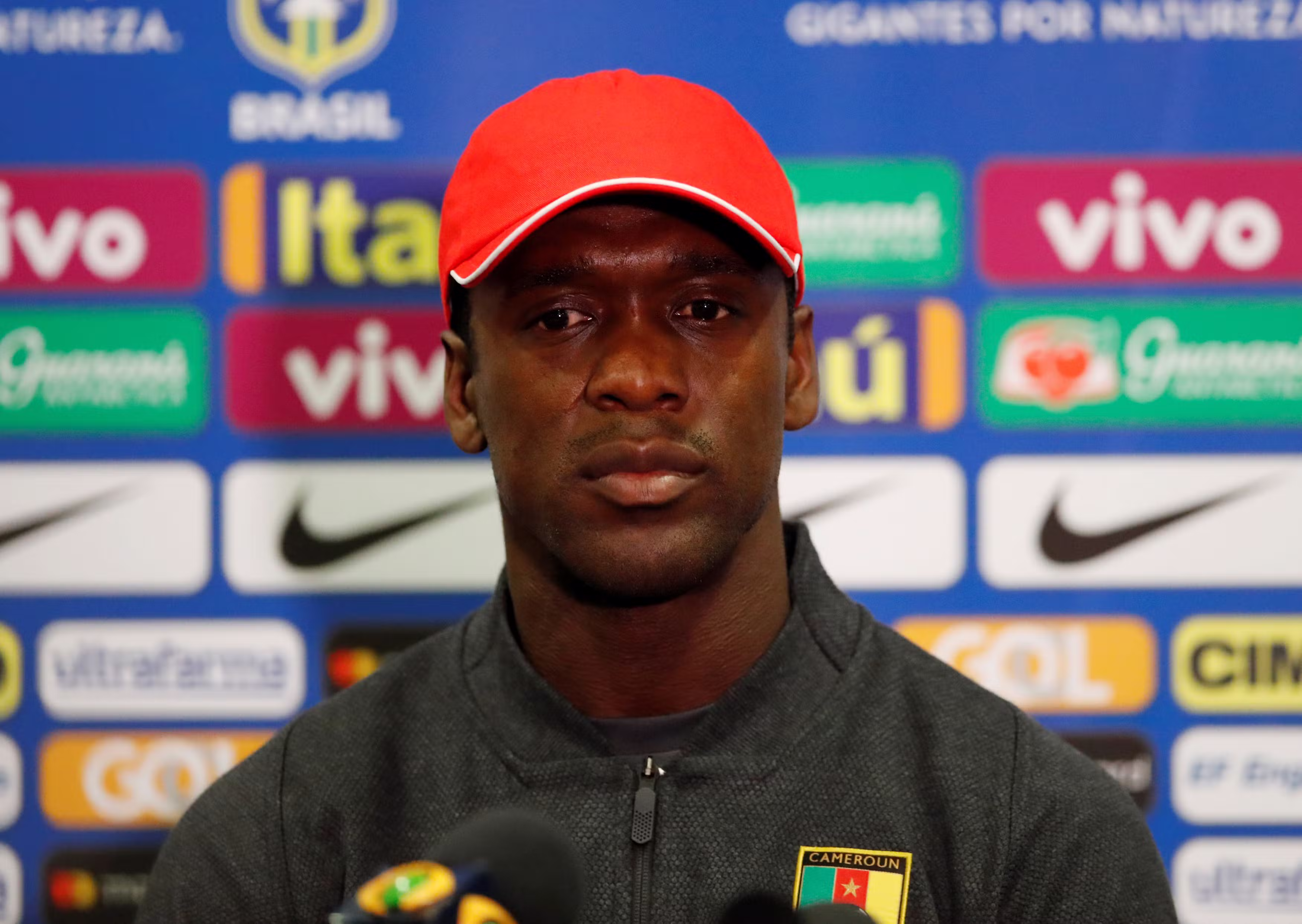 Clarence Seedorf durante entrevista coletiva.