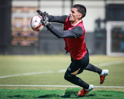 Elenco do Corinthians Sub-20 realizando treinamento no CEFAC