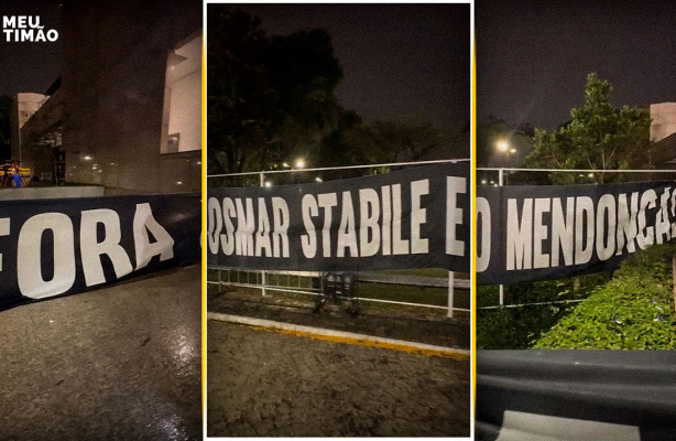 Faixas de torcida organizada fixadas no Parque São Jorge em protesto à gestão do Corinthians. Faixas de torcida organizada fixadas no Parque São Jorge em protesto à gestão do Corinthians.