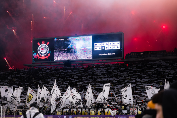 Clarence Seedorf durante atividade no CT Joaquim Grava do Corinthians.
