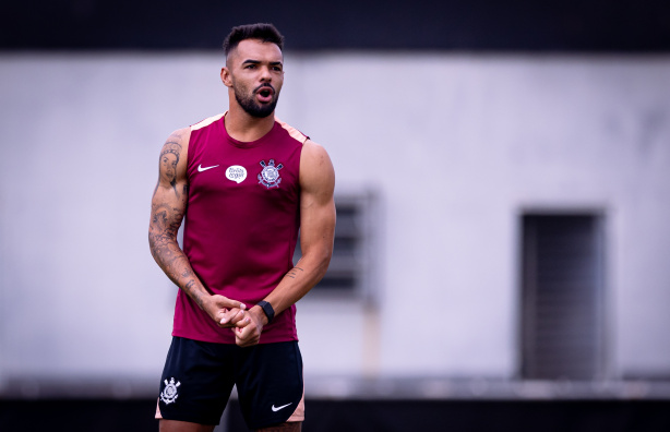 Volante Raniele durante treino do Corinthians antes da lesão. Volante Raniele durante treino do Corinthians antes da lesão.