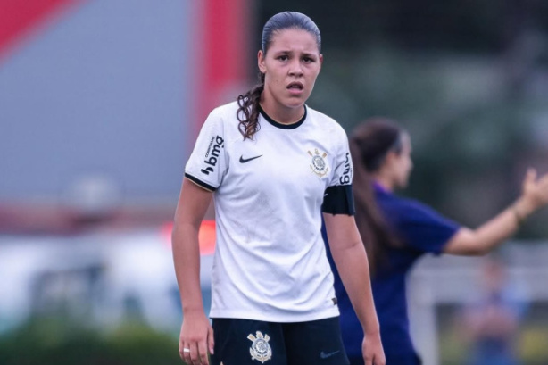 Zagueira Lari Horn em campo pelo Corinthians Zagueira Lari Horn em campo pelo Corinthians